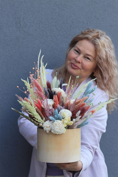 Orfitta Wood Design, kompozycja boho z suszem w drewnie