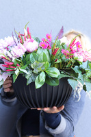 Nerute, kompozycja nagrobna w misie