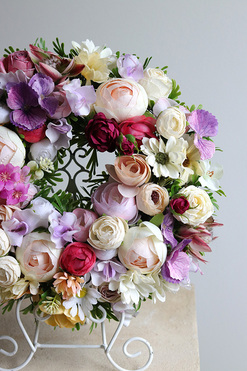 Justyna, kwiatowy wianek na drzwi, śr.30cm