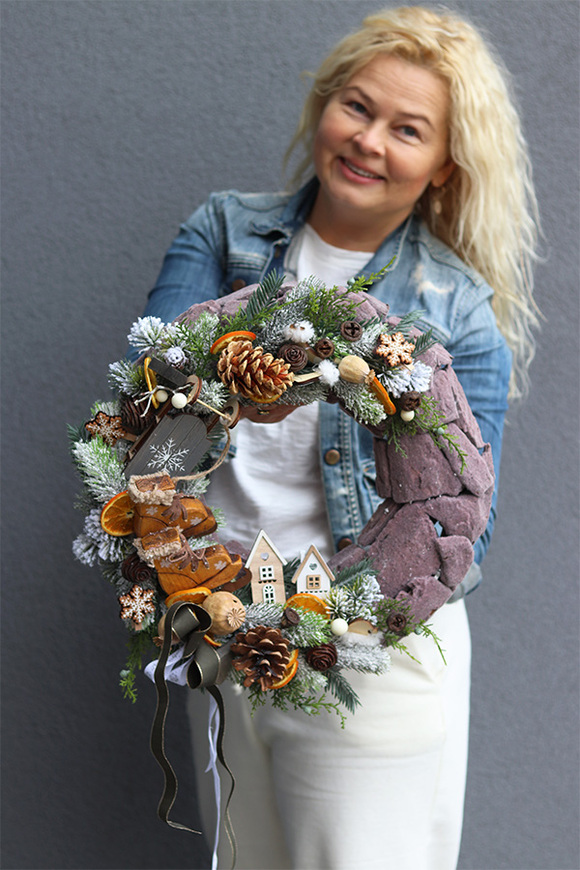 Velvetove Miasteczko, asymetryczny zimowy wianek