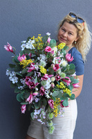 Moko Spring, nagrobna kompozycja w misie