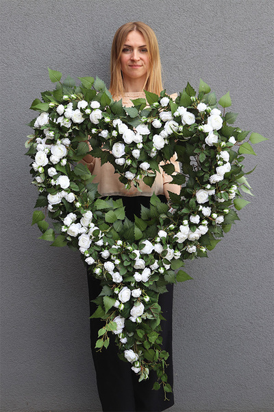 Angielska Róża White, komplet dekoracji nagrobnych