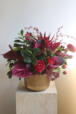 Cherry Antique, kompozycja kwiatowa z anturium, wym.45x50cm