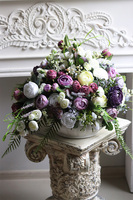 Violet Bellatia, kompozycja kwiatowa