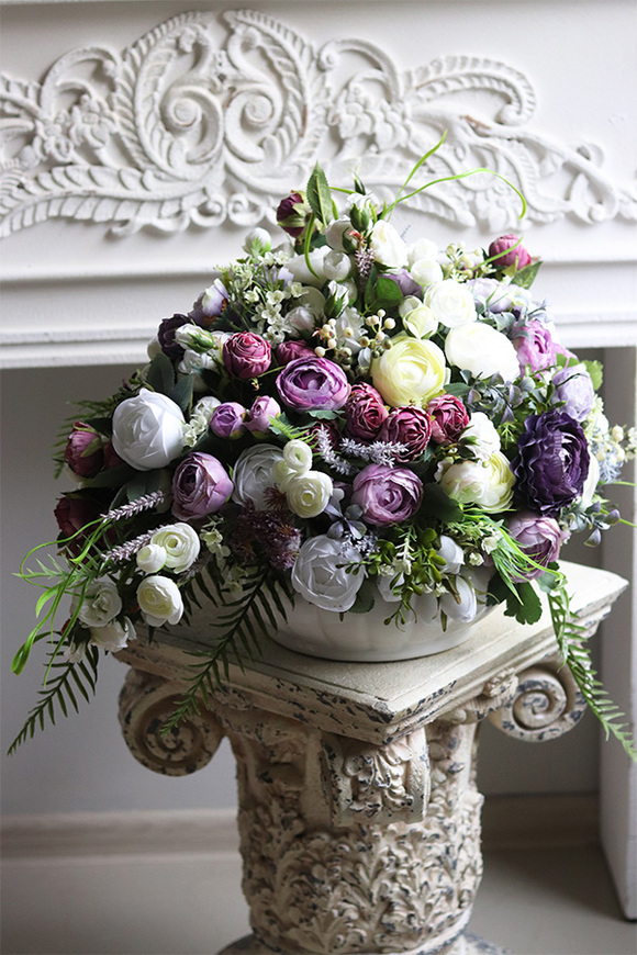 Violet Bellatia, kompozycja kwiatowa