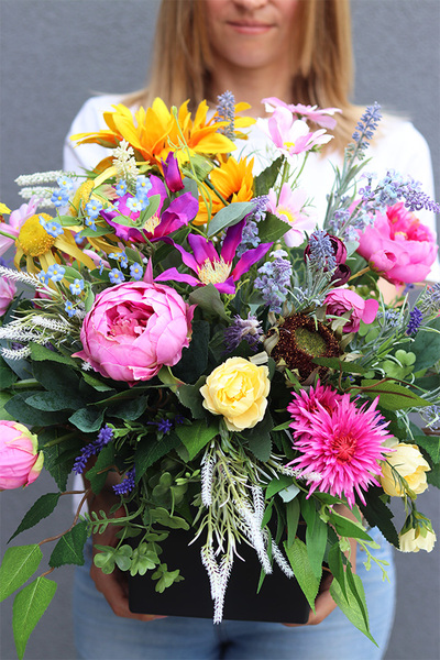 Rainbow Classic 2, kompozycja nagrobna w plastikowym naczyniu