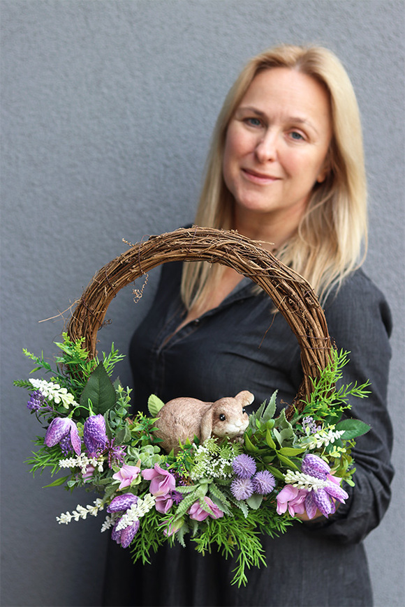Króliczek Violet, wiosenny wianek z zajączkiem
