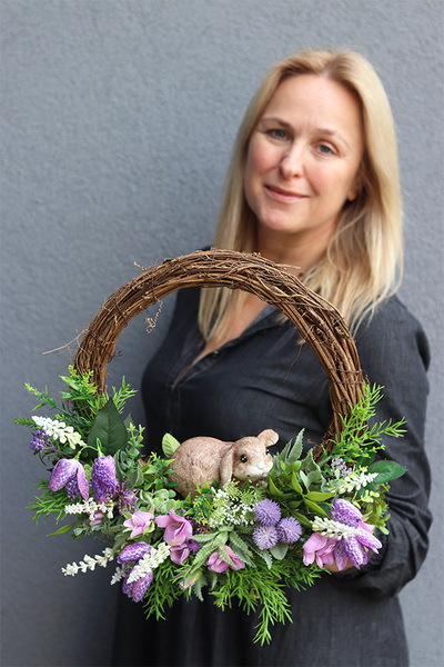 Króliczek Violet, wiosenny wianek z zajączkiem