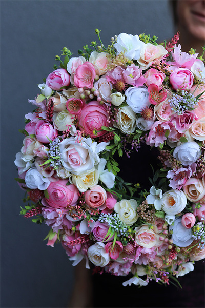 Arabeska 2, bogaty pastelowy wianek na drzwi, śr.34cm