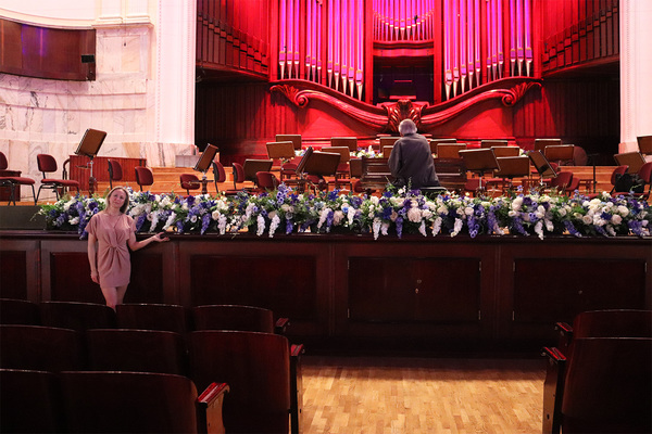 Opera Blue, kompozycja kwiatowa w donicy