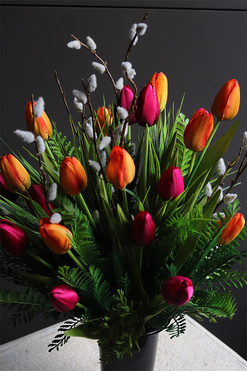 Tulippe, bukiet nagrobny we wkładzie do wazonu, dł.57cm