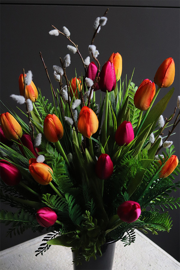 Tulippe, bukiet nagrobny we wkładzie do wazonu
