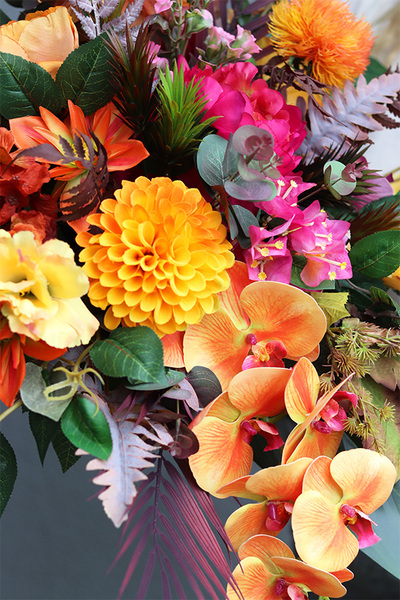 Ramenia, pomarańczowa wiązanka nagrobna