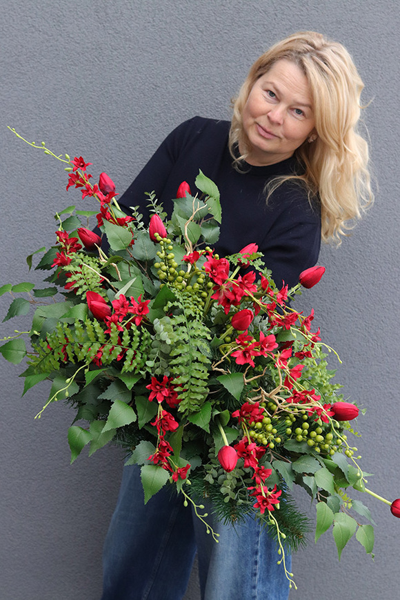 Red Dekorre, kompozycja nagrobna na podkładzie, wym.28x80x48cm