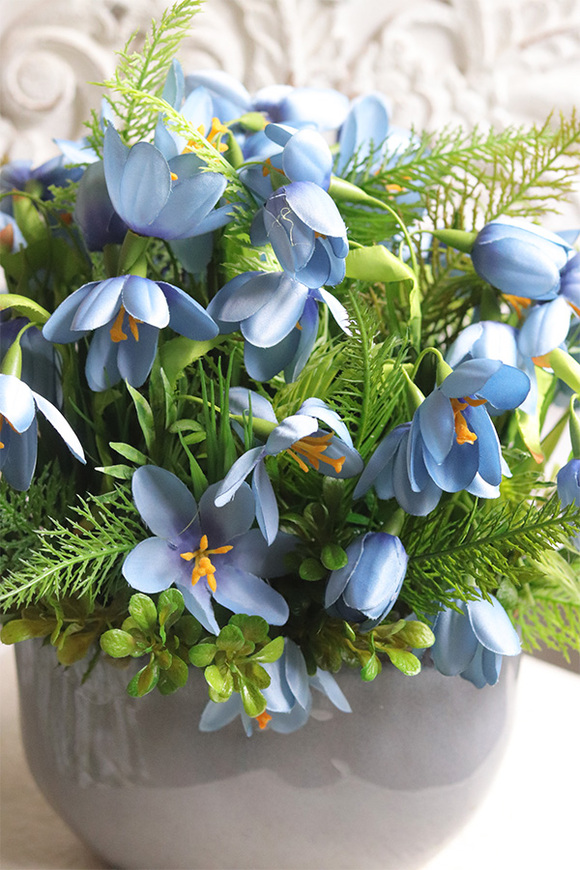 Krokusy Blue 3, kompozycja wiosenna z niebieskich kwiatów