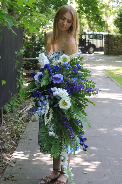 Bluetta Greddier, bukiet nagrobny do położenia