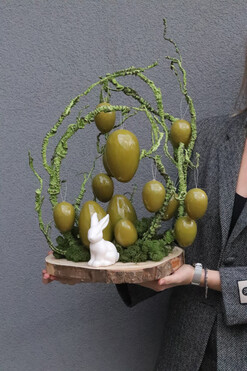Easter Verde, stroik wielkanocny na plastrze drewna, wym.50x36x25cm