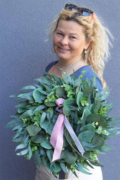 Gedrua 2, zielony wianek na drzwi