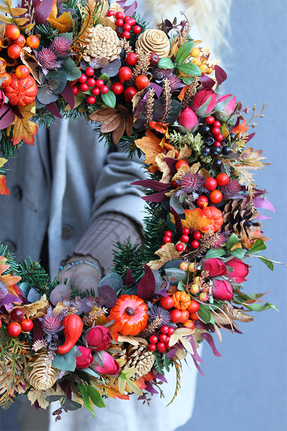 Boski, jesienny wianek z pięknymi dodatkai