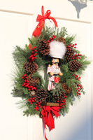 Dziadek do orzechów, wianek bożonarodzeniowy, wym.50cm