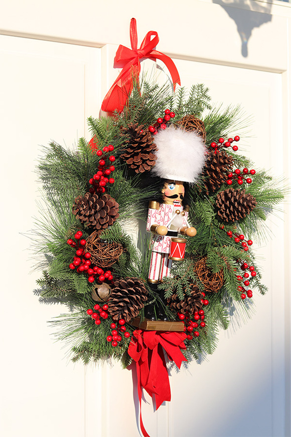 Dziadek do orzechów, wianek bożonarodzeniowy, wym.50cm