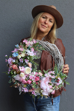 Delinia Pink, asymetryczny różowy wianek, śr.40cm