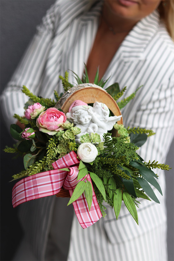 Nelida Angels, dekoracja nagrobna na plastrze drewna	