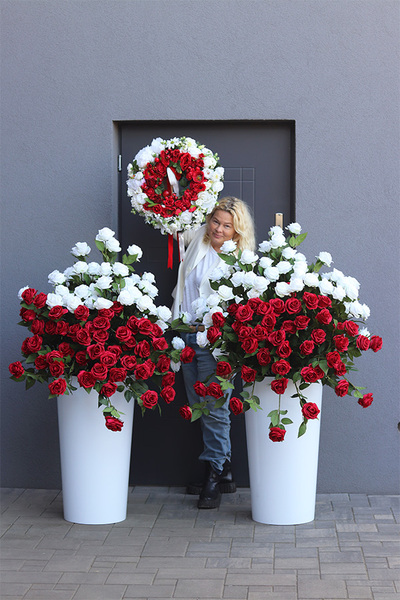 Maria Callas Polonia, podłogowa dekoracja kwiatowa