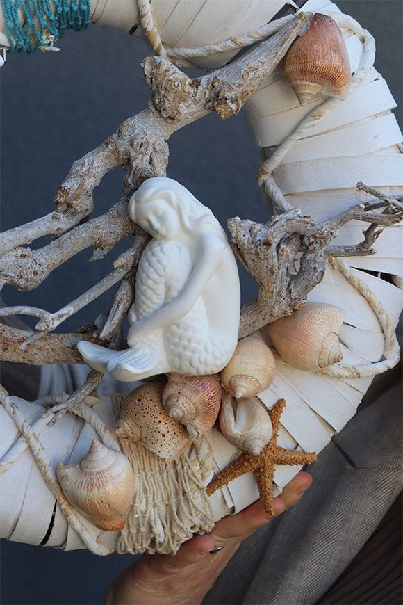 Syrenka, marynistyczny wianek do powieszenia na drzwiach