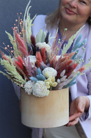 Orfitta Wood Design, kompozycja boho z suszem w drewnie