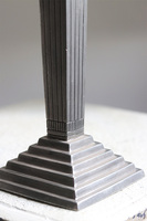 Egypt, metalowy świecznik