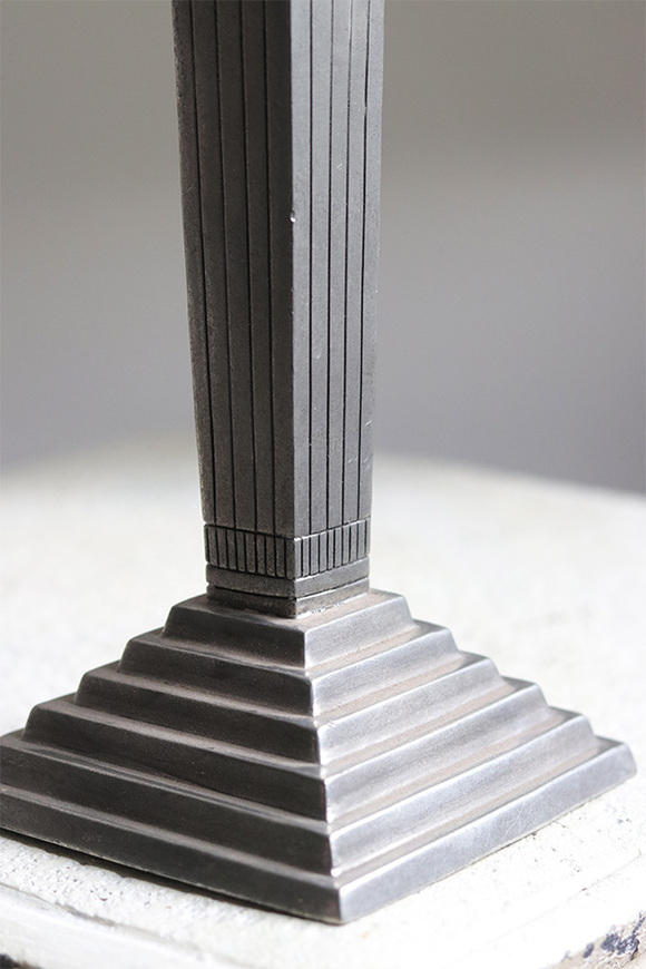 Egypt, metalowy świecznik