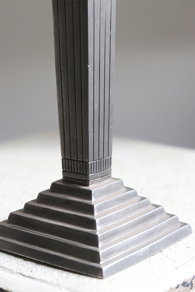 Egypt, metalowy świecznik