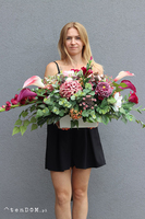 Denolla Gedda 2, kompozycja nagrobna z kallami