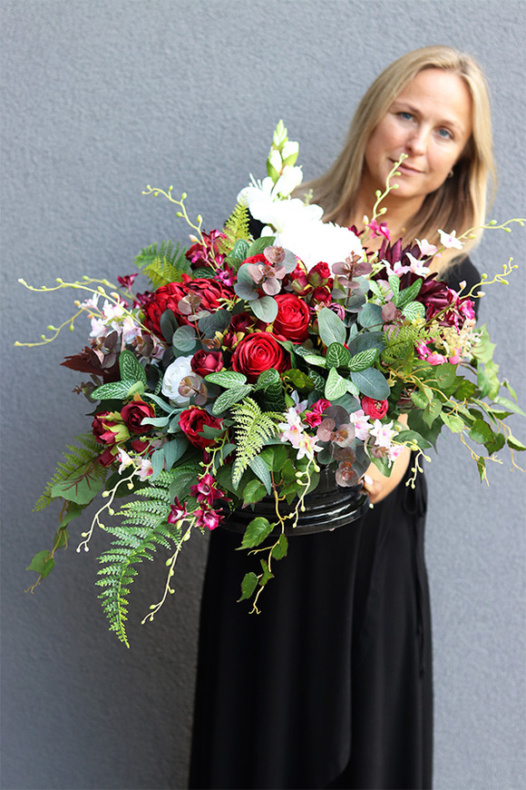 Bordita, kompozycja nagrobna w misie