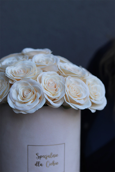 Soap Opera Red, flowerbox na walentynki z mydlanymi różami