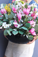 Moko Spring, nagrobna kompozycja w misie