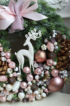 świąteczny wianek, Pudrovy Renifer 4, śr.38cm 