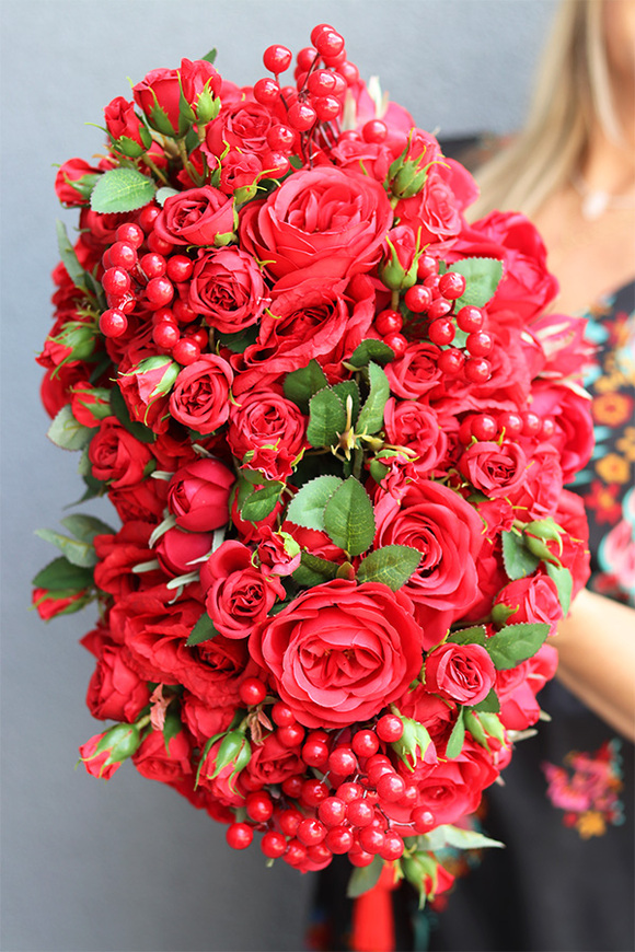 Czerwień to Miłość 2, kompozycja w złotym pucharze