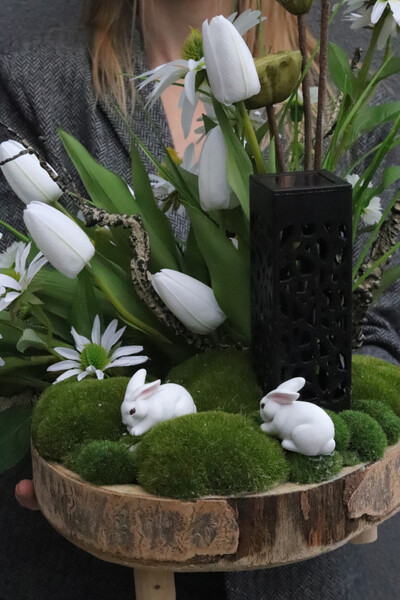 Easter Solar Wood, wielkanocna kompozycja nagrobna w misie	