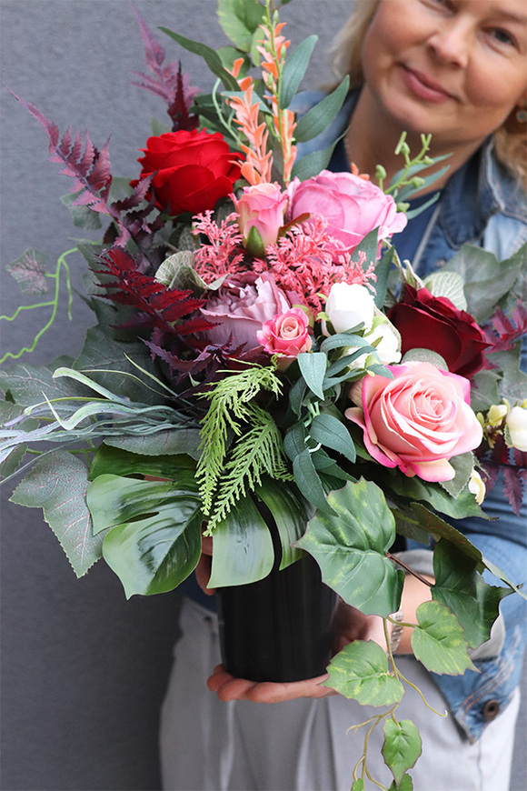 Valentina Mini, bukiet nagrobny we wkładzie