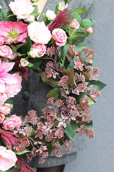 Arles, asymetryczny wianek na drzwi