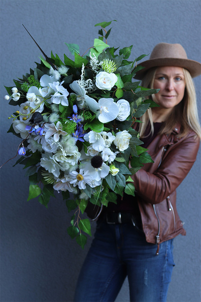 Biellina, wiązanka nagrobna na florecie