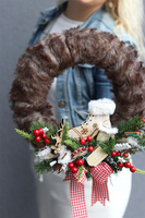 Futerko, asymetryczny zimowy wianek