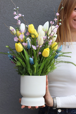 Hellite Pastelle, kompozycja wiosenna z tulipanami, wys.56cm