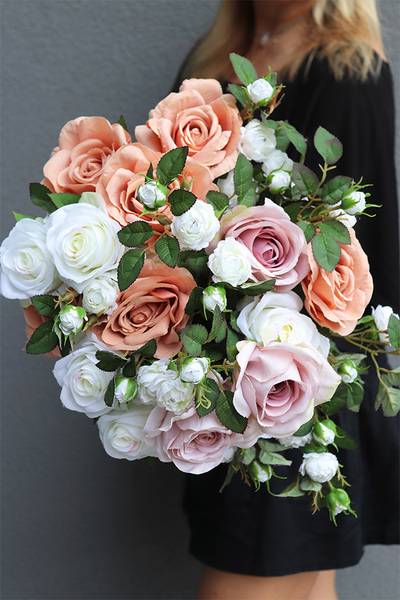 Kawowy, różany bukiet do wazonu