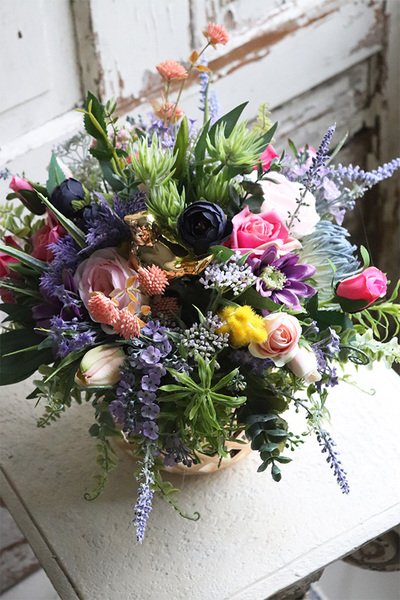 Belissa 2, wielkanocna kompozycja w złotej donicy, wys.31cm