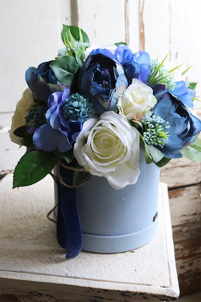 Bluenia Velvetia, welurowy flowerbox z niebieskimi kwiatami, wym.32x30cm