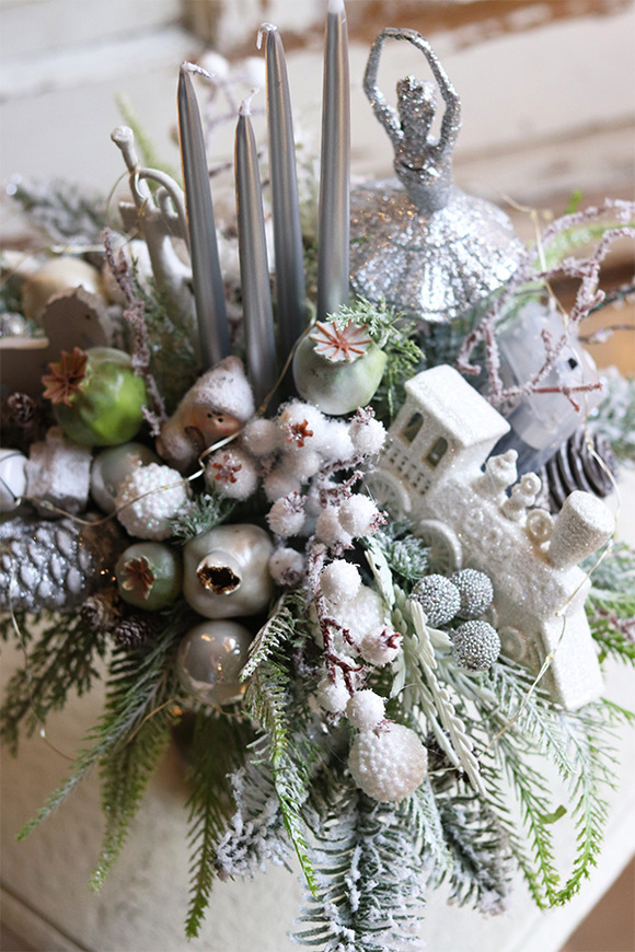 Frozen World, srebrno-biały stroik adwentowy LED