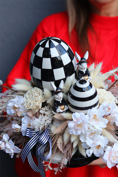 Wielkanocna Szachownica, stroik wielkanocny na paterze